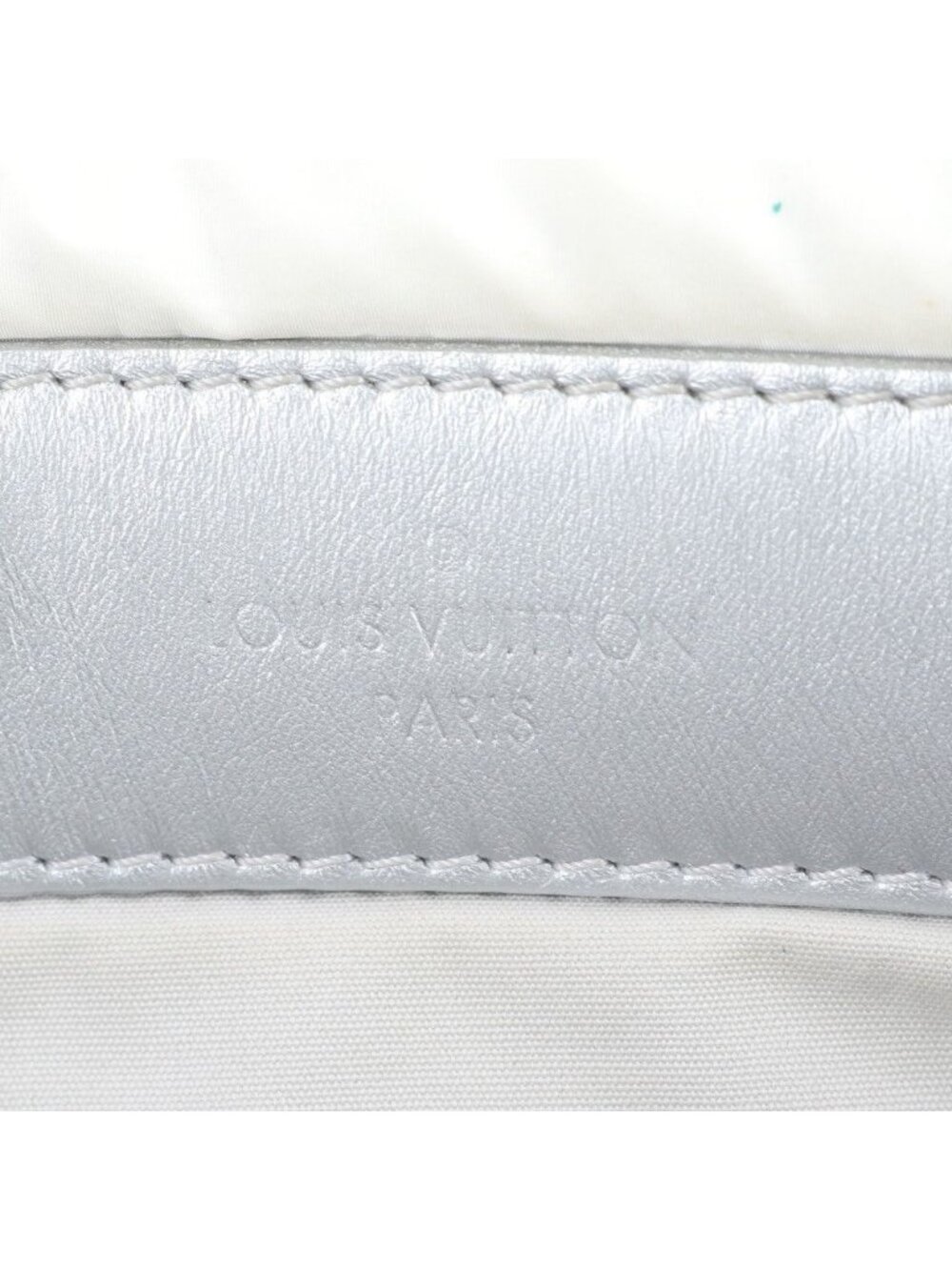 Louis Vuitton Monogram LV Snow On The Go MM 2-Way Tote Shoulder - Picture 8 of 8